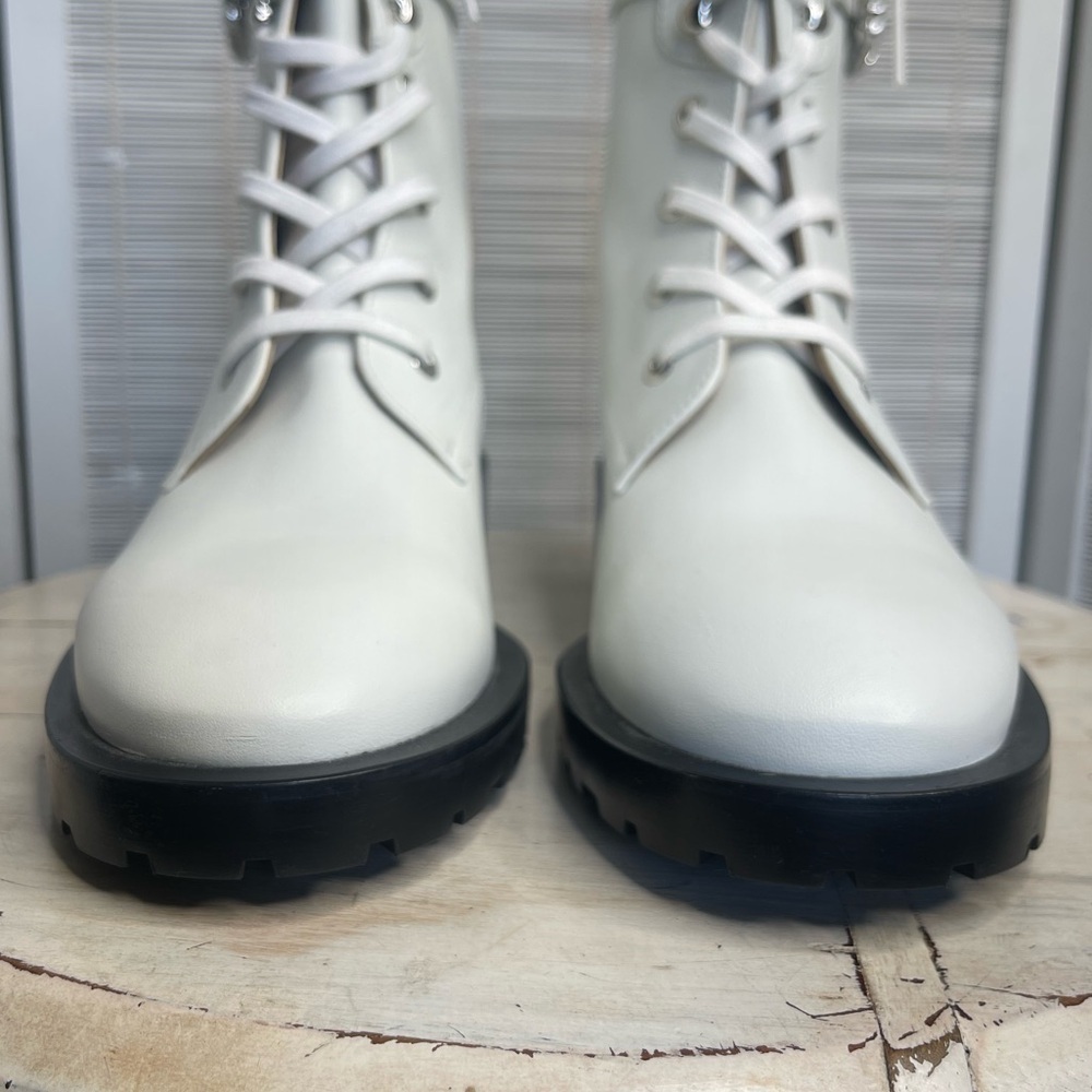 Stuart Weitzman Pearl Buckle Boots White Leather Lace Up Lug Sole Size 6 NWT - Picture 4 of 11